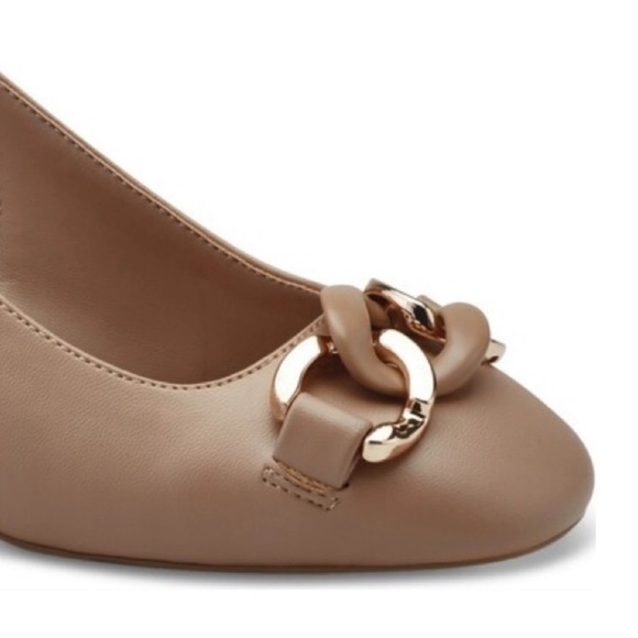 GIANI BERNINI • Nude Memory Foam Chain Decor Block Slingback Pump Heels - Picture 3 of 6